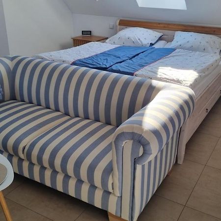Ferienwohnung Ruegen 1, Alt Reddevitz 108, Insel Ruegen, Mit Kamin 密德海根 外观 照片
